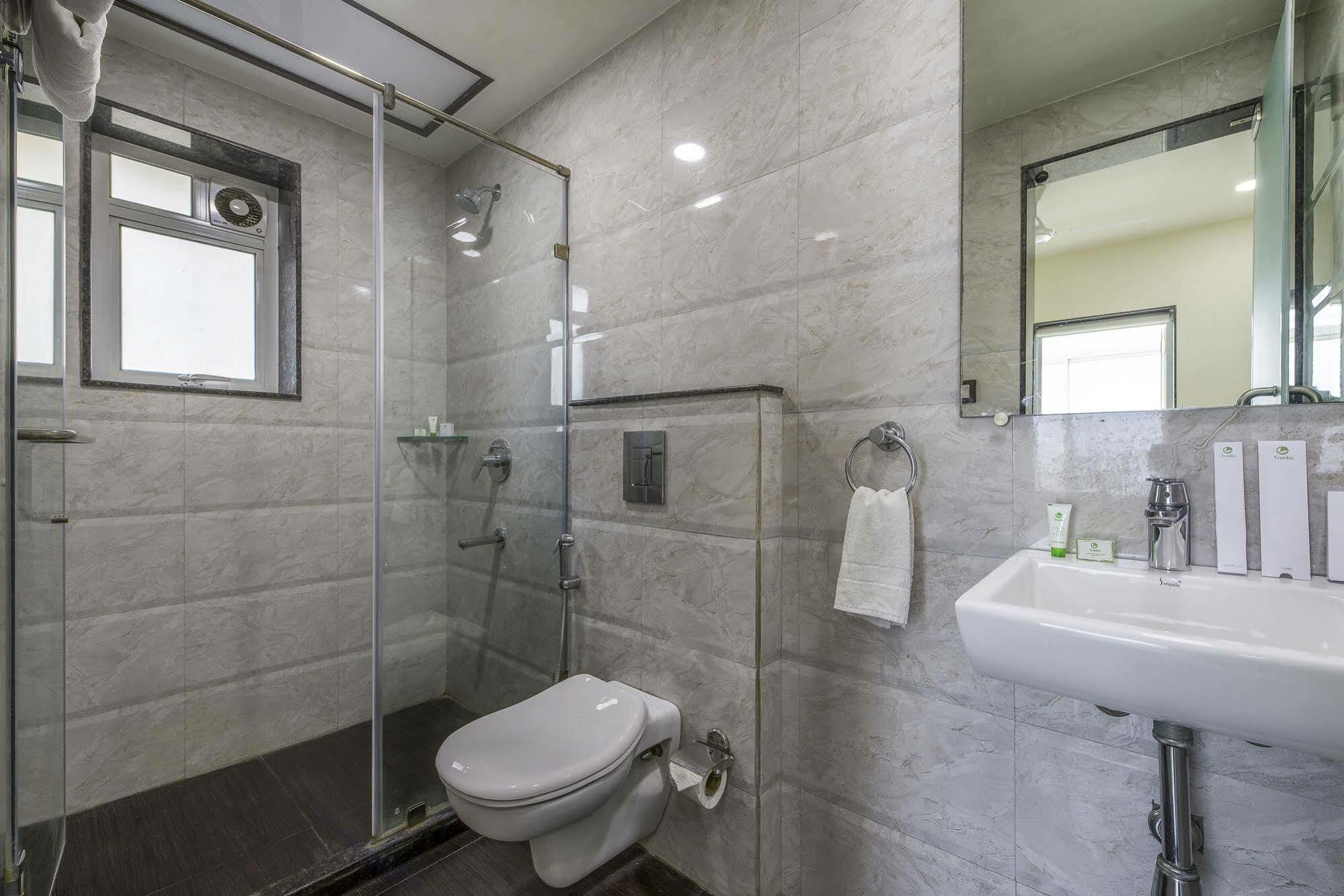 Oyo 16703 Hotel The Platinum Calcutta Extérieur photo
