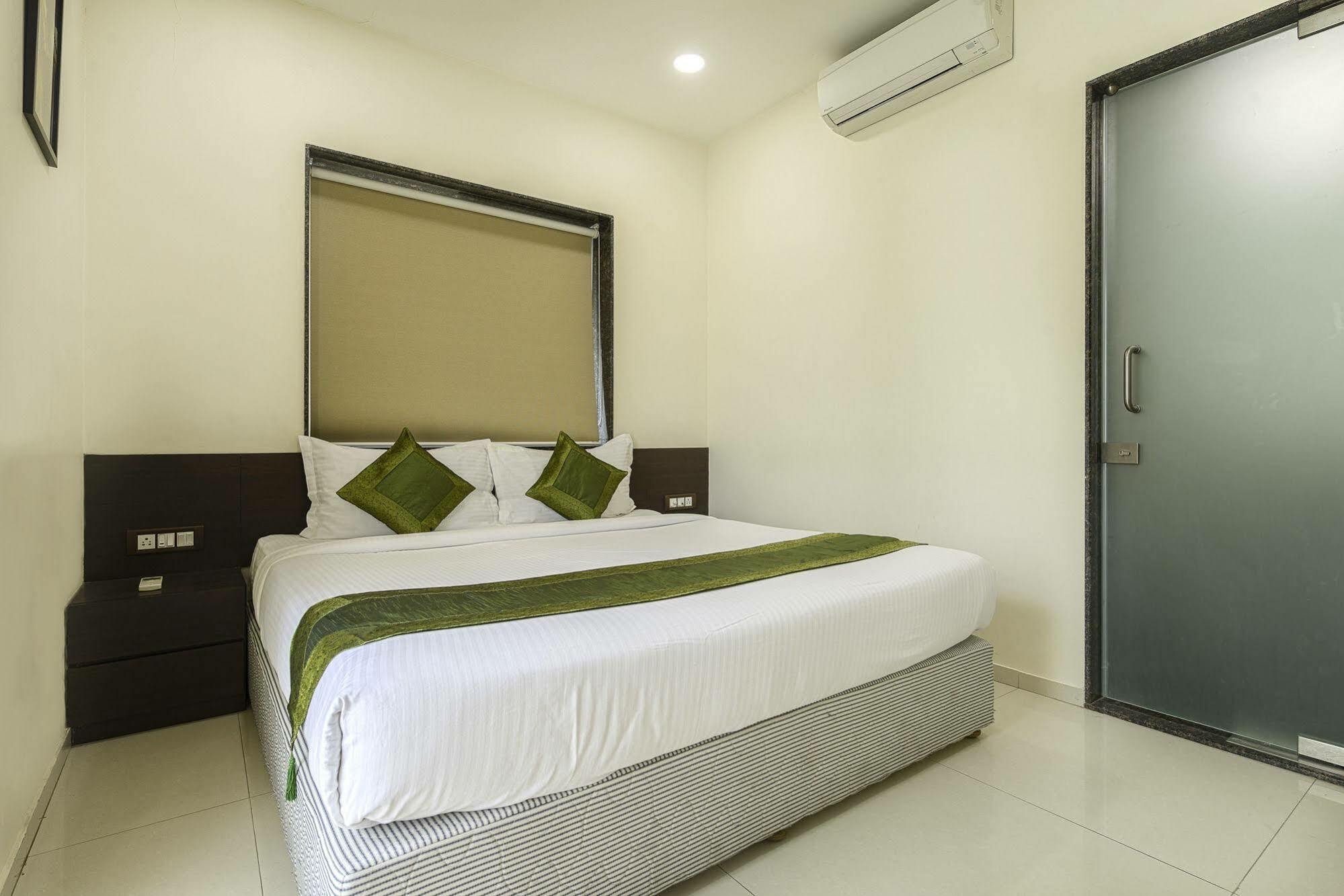 Oyo 16703 Hotel The Platinum Calcutta Extérieur photo