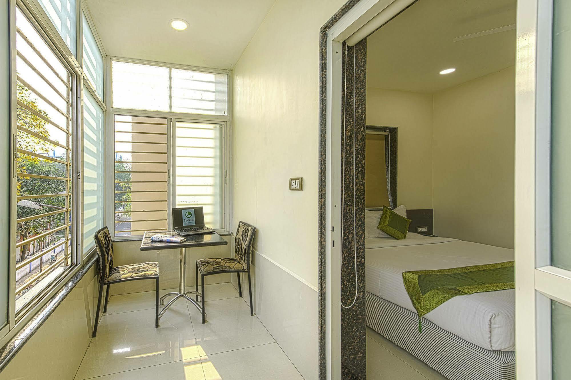 Oyo 16703 Hotel The Platinum Calcutta Extérieur photo
