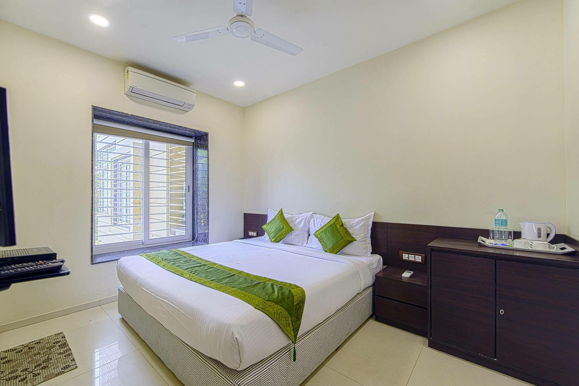 Oyo 16703 Hotel The Platinum Calcutta Extérieur photo